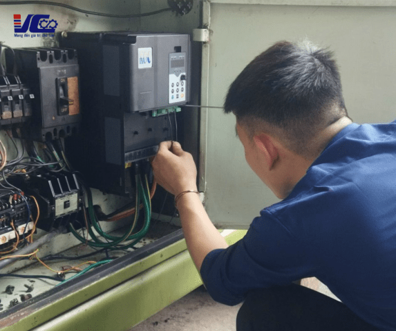 Cách kiểm tra và xử lý khi biến tần báo lỗi quá dòng
